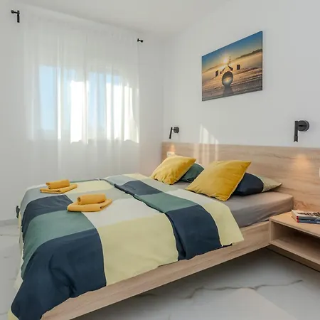 By The Sea - 23385 Apartman *