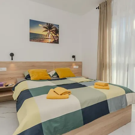 By The Sea - 23385 Apartman *