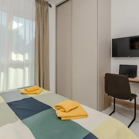 Apartment By The Sea - 23385